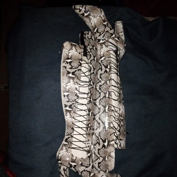 " WILD LIASIONS " Pointed  Toe  Heeled Knee Boots ( BRAND NEW !!!!!!!! - Picture 3 of 4